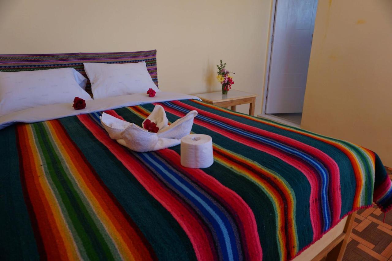 Tikawasi Homestay Comunidad Pueblo Isla Amantani José Luis Ocosuyo Bagian luar foto
