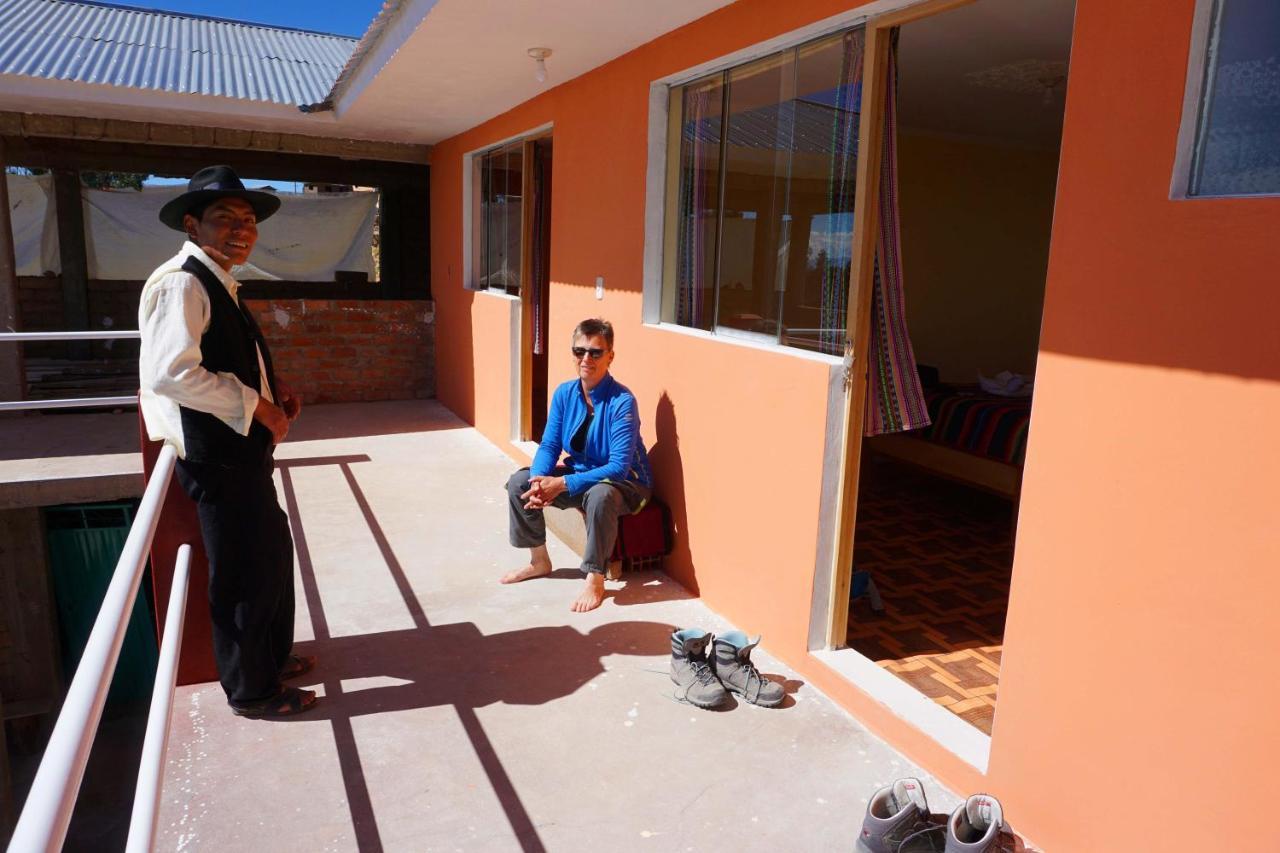 Tikawasi Homestay Comunidad Pueblo Isla Amantani José Luis Ocosuyo Bagian luar foto
